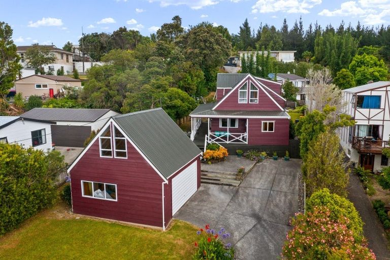 Photo of property in 83 Stillwater Crescent, Stillwater, Silverdale, 0993