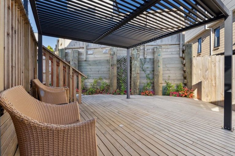 Photo of property in 46 Celestial Crescent, Orewa, 0931