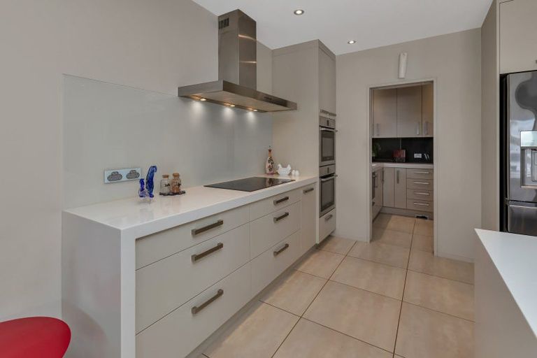 Photo of property in 12 Rauiri Drive, One Tree Point, 0118