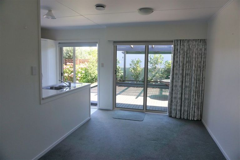 Photo of property in 76b Middle Road, Havelock North, 4130