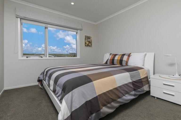 Photo of property in 4a Makura Road, Long Bay, Auckland, 0630
