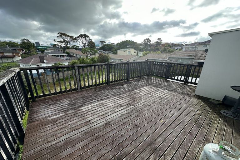 Photo of property in 19 Camelot Place, Glenfield, Auckland, 0629