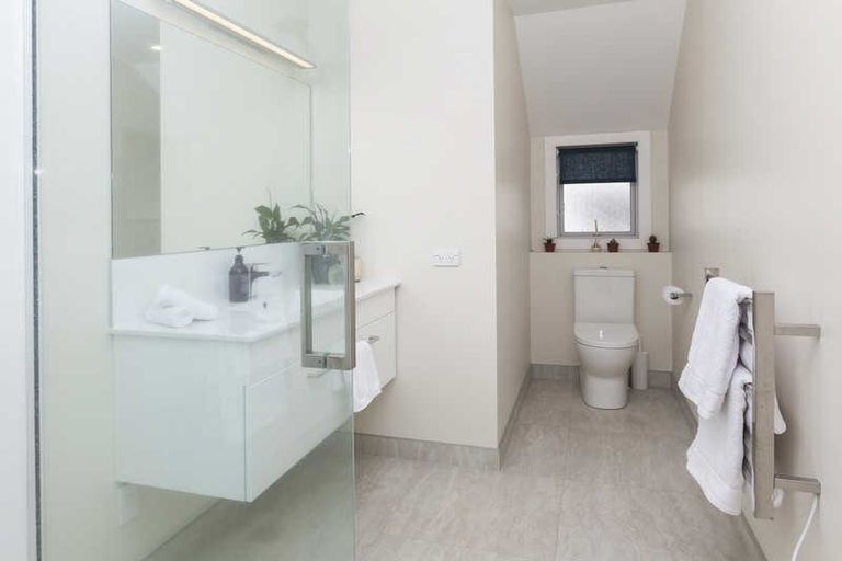 Photo of property in 2/10 Stoneyhurst Street, St Albans, Christchurch, 8014