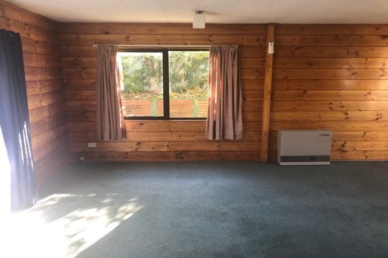 Photo of property in 5 Naseby Grove, Wainuiomata, Lower Hutt, 5014