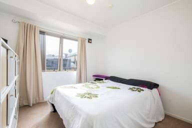 Photo of property in 52 Waimahia Avenue, Weymouth, Auckland, 2103