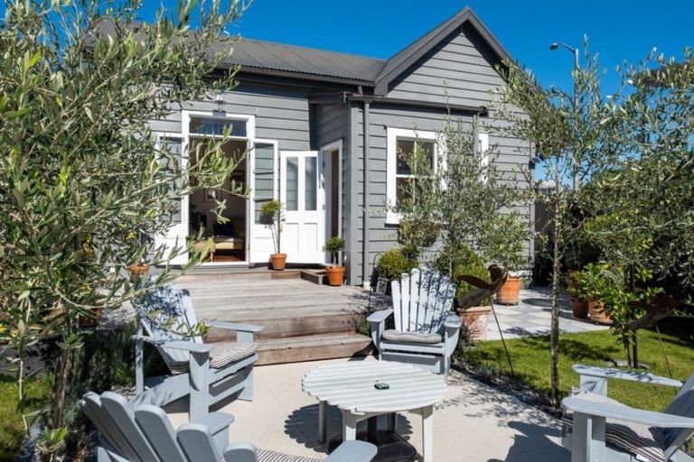 Photo of property in 15 Battery Road, Ahuriri, Napier, 4110