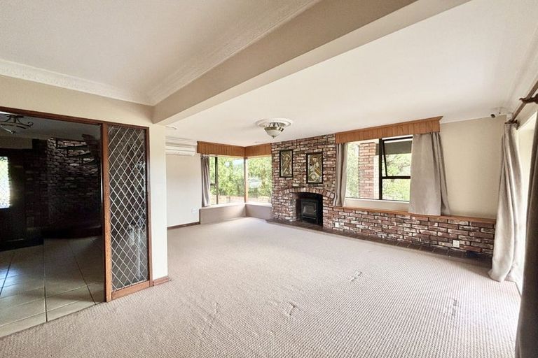 Photo of property in 1 Hobbit Lane, Pinehaven, Upper Hutt, 5371