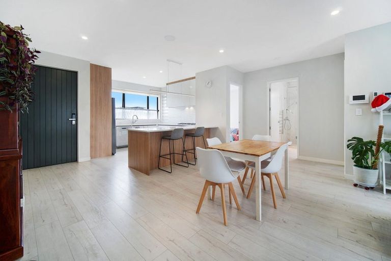 Photo of property in 6 Joseph Kokich Avenue, Swanson, Auckland, 0614