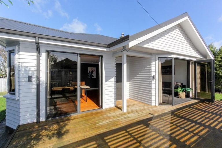 Photo of property in 84 Brooklands Road, Brooklands, New Plymouth, 4310