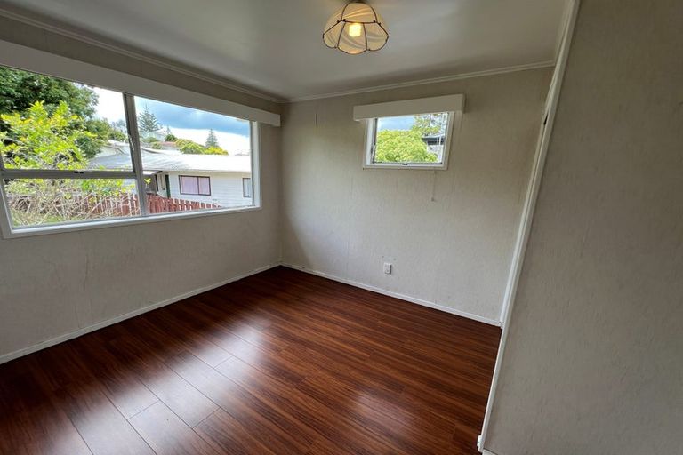 Photo of property in 3 Kerria Place, Sunnynook, Auckland, 0620