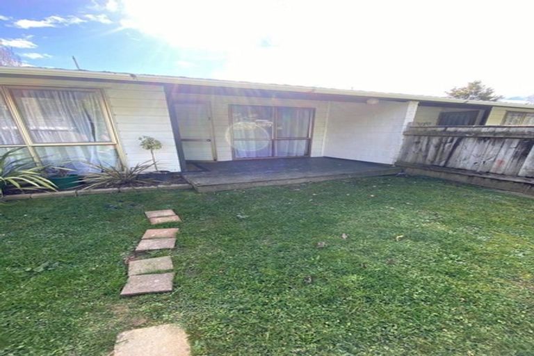 Photo of property in 3/89 Pinehaven Road, Pinehaven, Upper Hutt, 5019