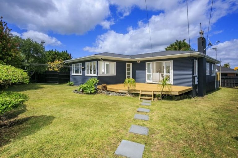 Photo of property in 2/84 Forrest Hill Road, Forrest Hill, Auckland, 0620