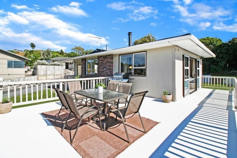 Photo of property in 28 Moulton Street, Moturoa, New Plymouth, 4310
