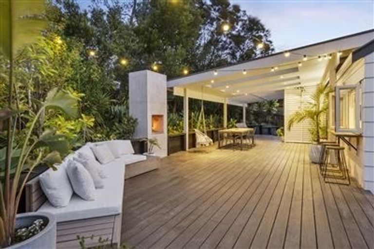 Photo of property in 2 Redwing Street, Browns Bay, Auckland, 0630