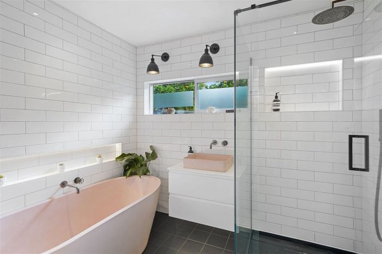 Photo of property in 42 Whitfield Street, Sumner, Christchurch, 8081