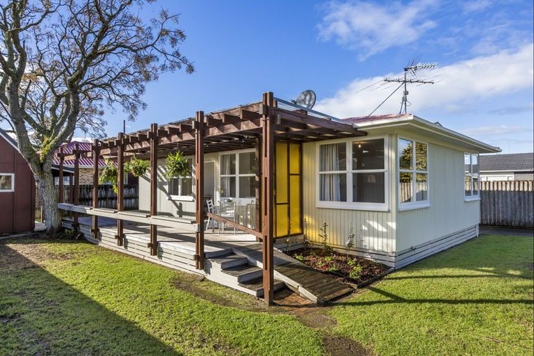 Photo of property in 29 Elizabeth Street, Orewa, 0931