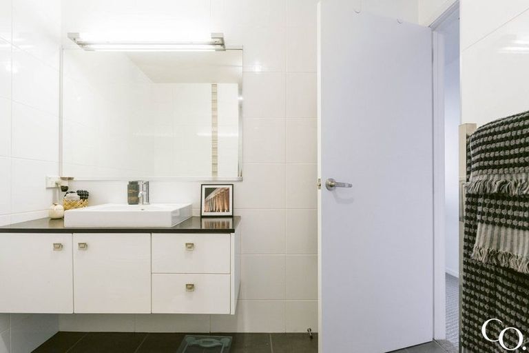 Photo of property in Palm Cove Apartments, 201/6 Tawa Street, Mount Maunganui, 3116