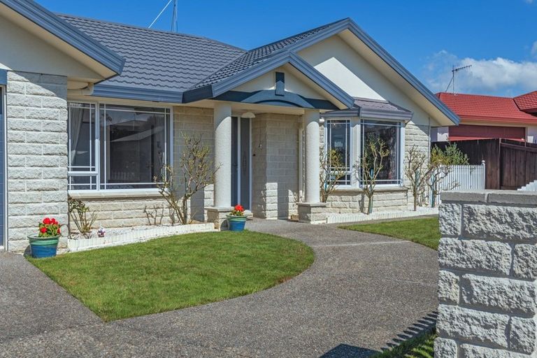 Photo of property in 4 Aspen Way, Kelvin Grove, Palmerston North, 4414