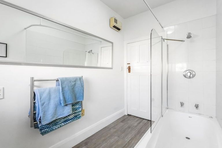 Photo of property in 11 Aynsley Terrace, Hillsborough, Christchurch, 8022