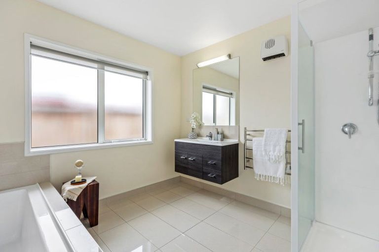 Photo of property in 174 Oteki Park Drive, Welcome Bay, Tauranga, 3112