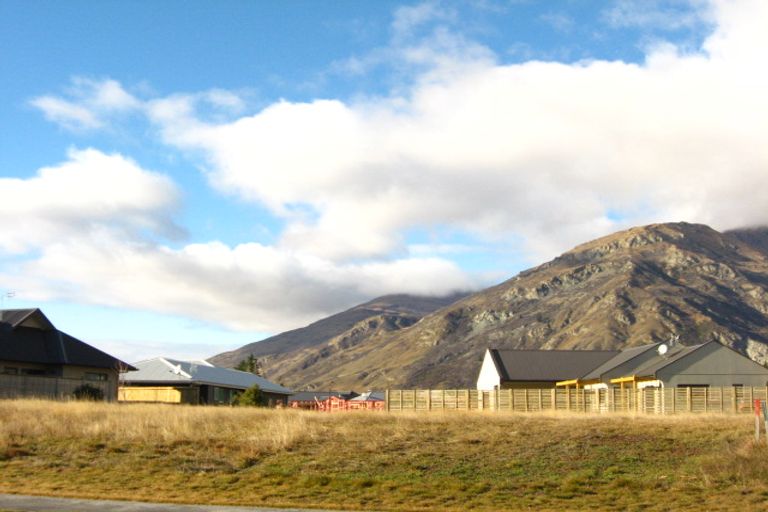 Photo of property in 14 Lochnagar Drive, Lake Hayes, Queenstown, 9304