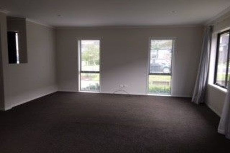 Photo of property in 17 Regis Park Drive, Pukekohe, 2120