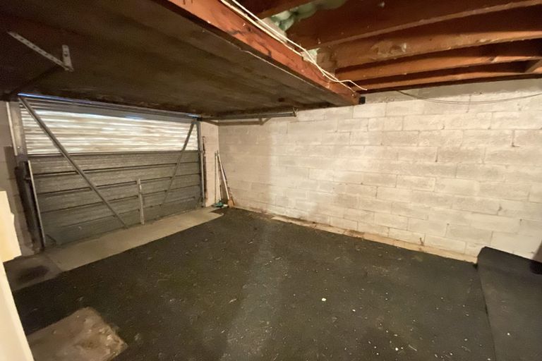 Photo of property in 1/1 Benders Avenue, Hillcrest, Auckland, 0627