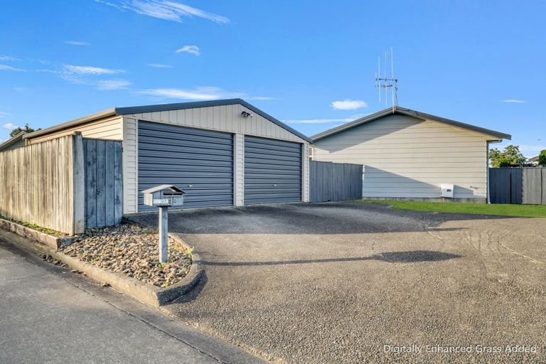 Photo of property in 32 Dahlstrom Grove, Kelvin Grove, Palmerston North, 4414