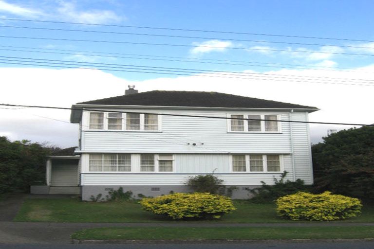 Photo of property in 90 Molesworth Street, Taita, Lower Hutt, 5011