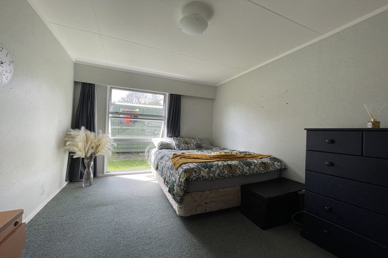 Photo of property in 35a Pehi Kupa Street, Waikanae, 5036