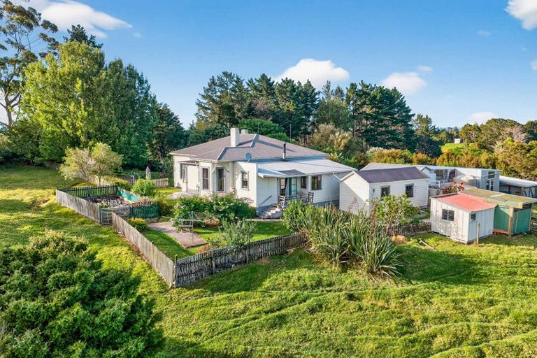 Photo of property in 311 Franklin Road, Paparoa, 0571
