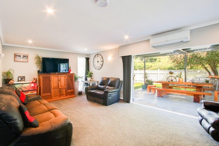 Photo of property in 69 Puketapu Road, Taradale, Napier, 4112
