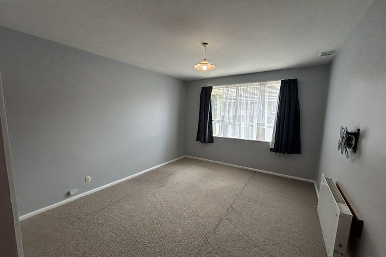 Photo of property in 2/19 Sturrocks Road, Redwood, Christchurch, 8051