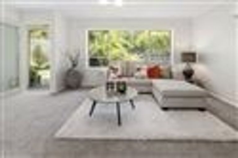 Photo of property in 2/20 Flavia Close, Torbay, Auckland, 0630