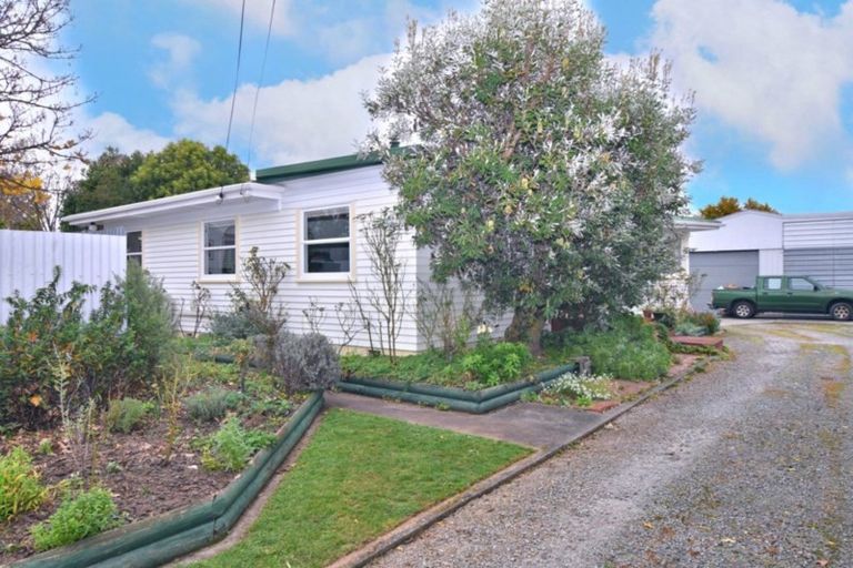 Photo of property in 15 Clifton Avenue, Carterton, 5713