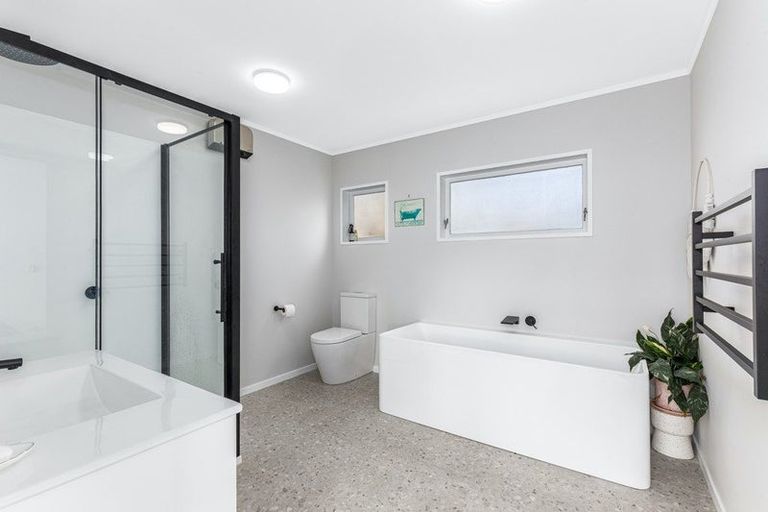 Photo of property in 5 Saint Columbans Grove, Boulcott, Lower Hutt, 5010