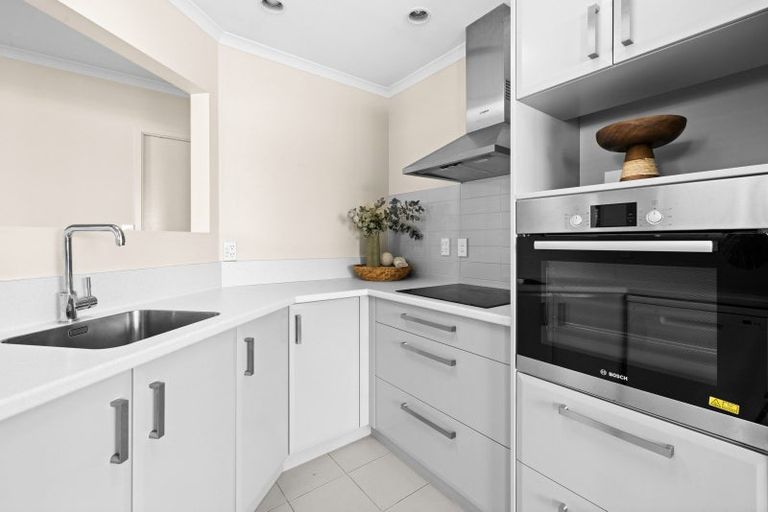 Photo of property in 5/212 Grove Road, Mayfair, Hastings, 4122