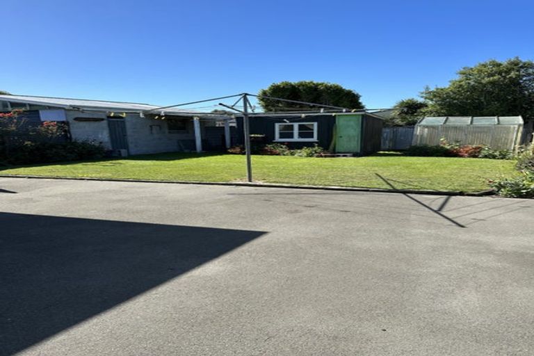 Photo of property in 11 Lyndhurst Crescent, Aranui, Christchurch, 8061