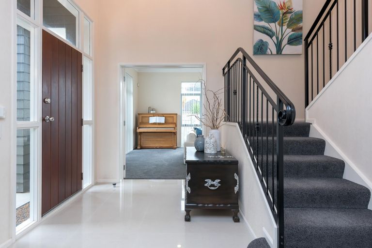 Photo of property in 10 Briar Vale Place, Flat Bush, Auckland, 2016