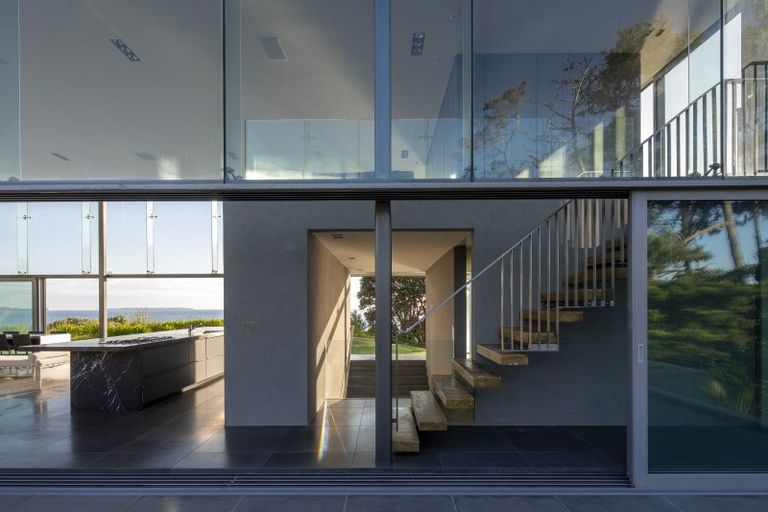 Photo of property in 76 Cliff Road, Torbay, Auckland, 0630