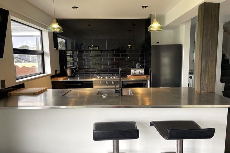 Photo of property in 92a Khandallah Road, Khandallah, Wellington, 6035