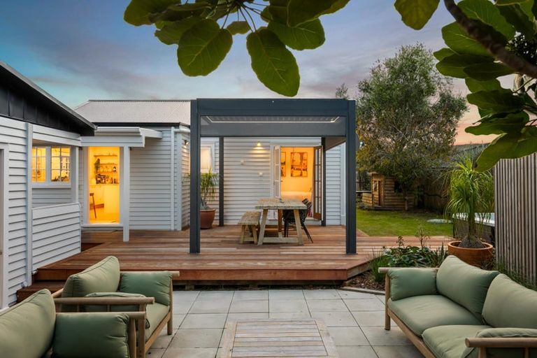 Photo of property in 5 Alice Street, Riverhead, 0820