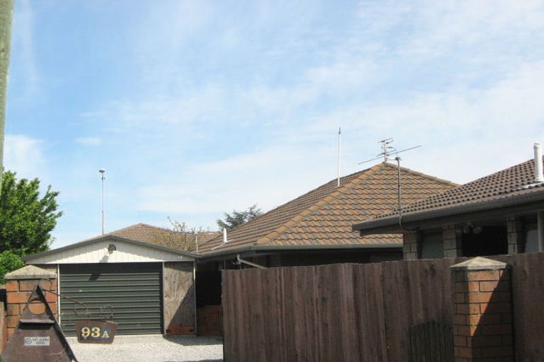 Photo of property in 2/93 Momorangi Crescent, Redwood, Christchurch, 8051