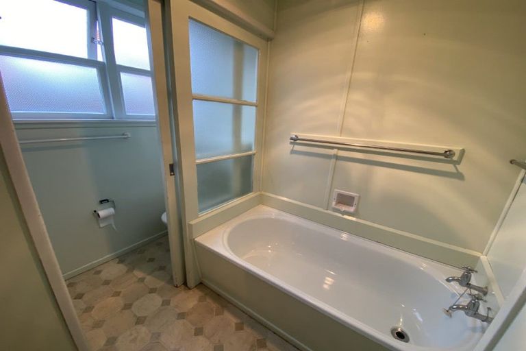 Photo of property in 27 Jickell Street, Hokowhitu, Palmerston North, 4410