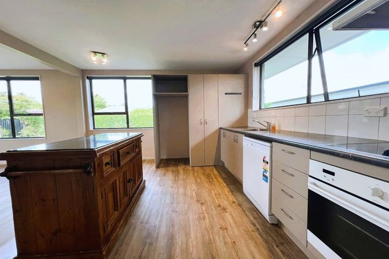 Photo of property in 2/41 Inwoods Road, Parklands, Christchurch, 8083