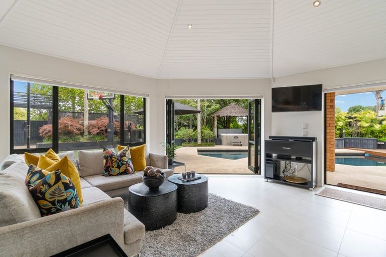 Photo of property in 127 Onetaunga Road, Chatswood, Auckland, 0626