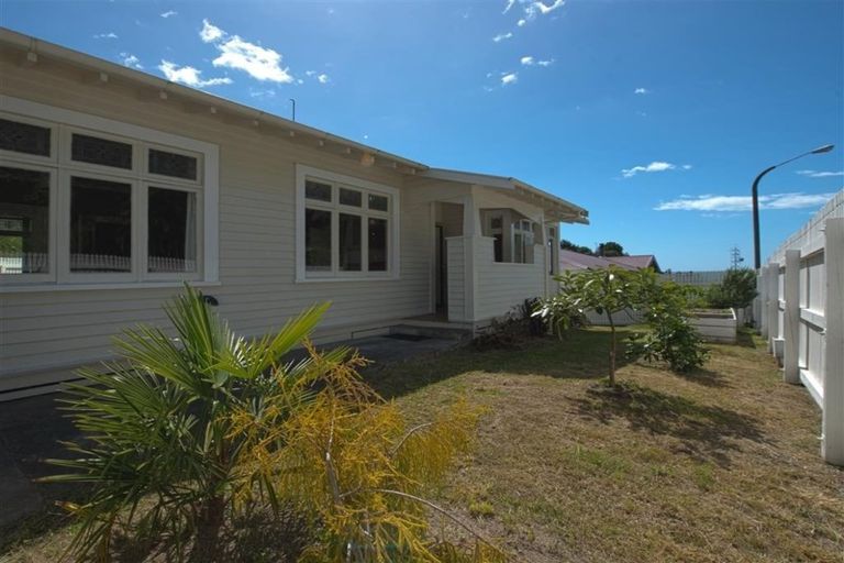Photo of property in 53 Shakespeare Road, Bluff Hill, Napier, 4110