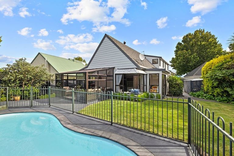 Photo of property in 6 Cullahill Street, Harewood, Christchurch, 8051