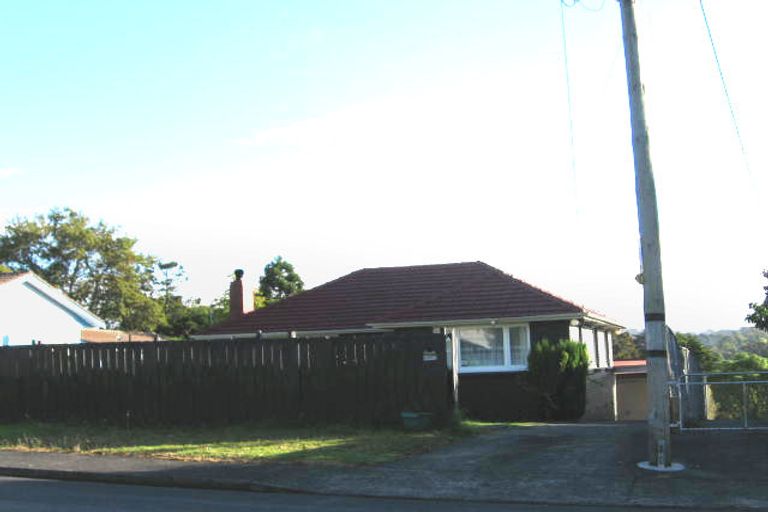 Photo of property in 11 Sunnyside Road, Sunnyvale, Auckland, 0612