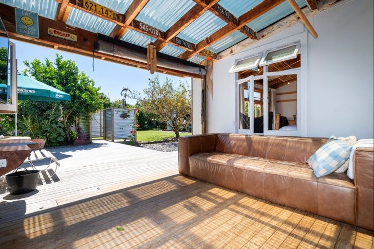 Photo of property in 21 Grove Road, Haumoana, 4102